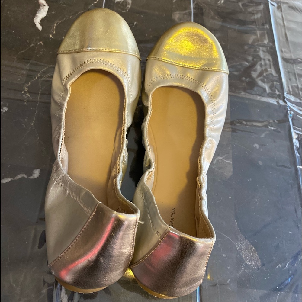 🔥Final$BCBGeneration gold flats size 9 never worn